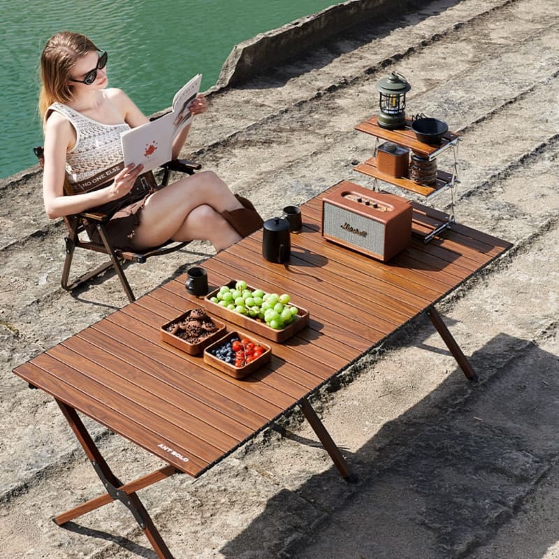 折りたたみ式木製アウトドアテーブル